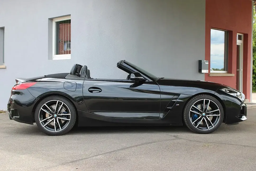 BMW Z4 sDrive Roadster M Sport - Thumbnail 3