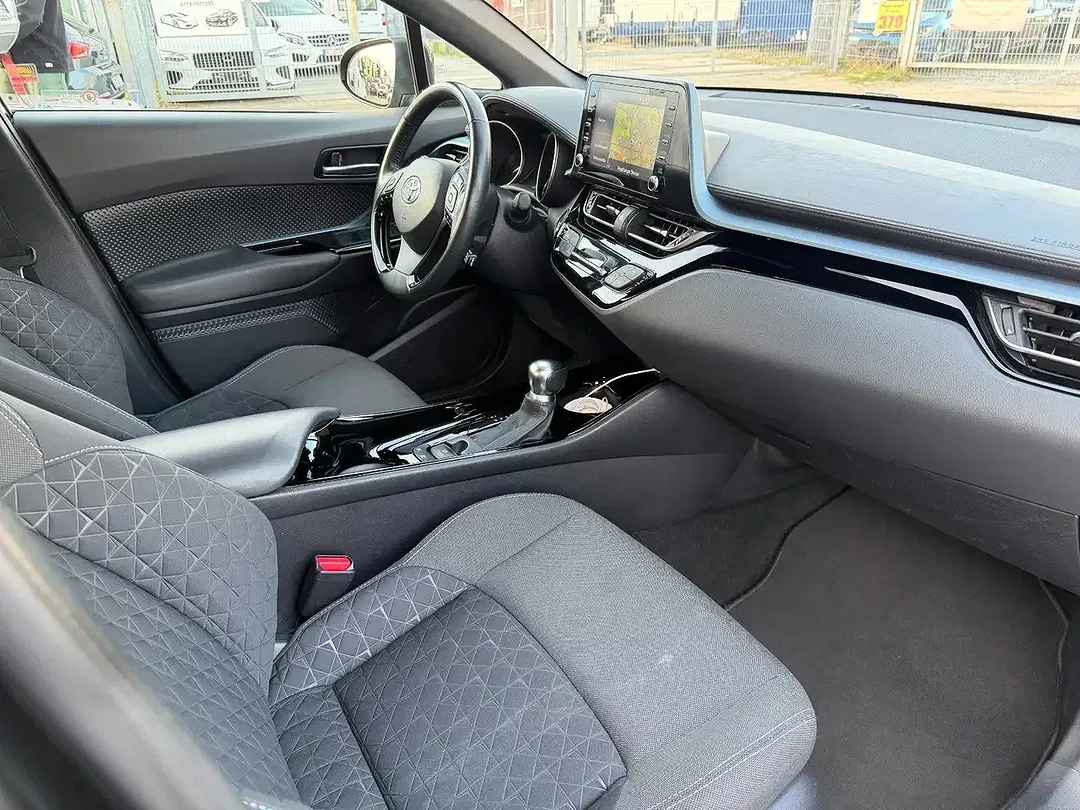 Toyota C-HR Hybrid Team Deutschland - Thumbnail 11