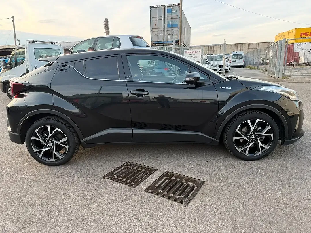 Toyota C-HR Hybrid Team Deutschland - Thumbnail 4