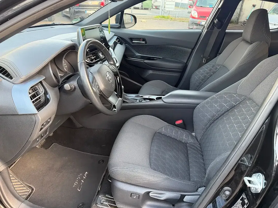 Toyota C-HR Hybrid Team Deutschland - Thumbnail 9