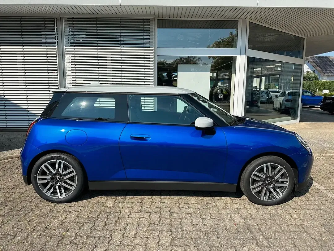 MINI Cooper E Classic Trim - Thumbnail 2