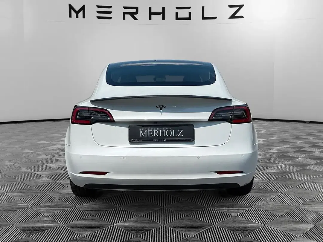 Tesla Model 3 Standard Range Plus Premium - Thumbnail 6