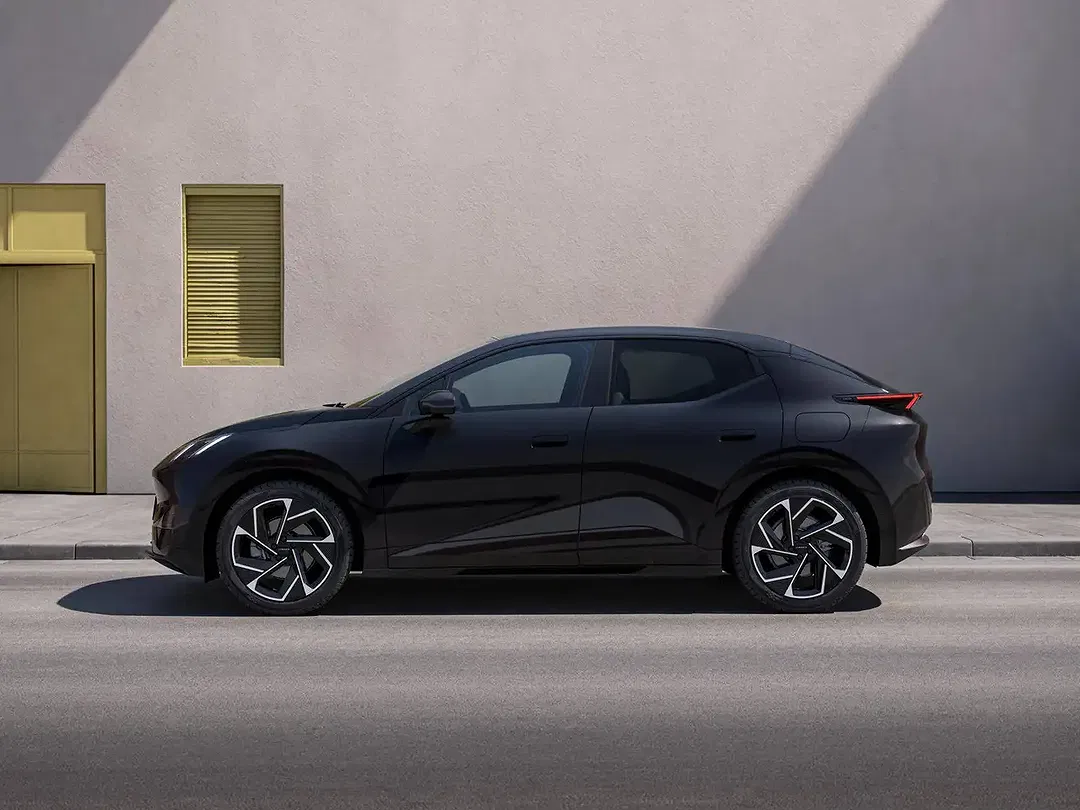 Lynk & Co 02 - foto 2