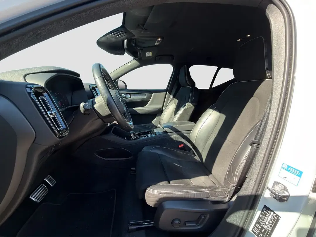 Volvo XC40 R-Design - Thumbnail 11