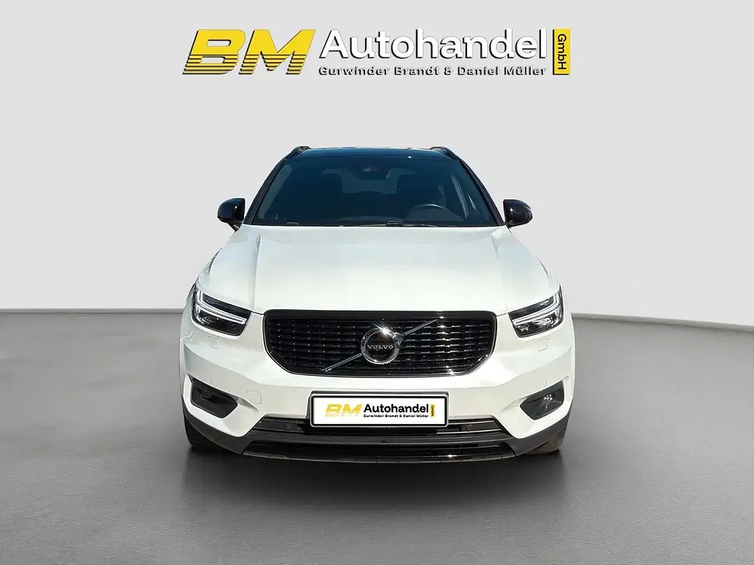 Volvo XC40 R-Design - Thumbnail 3