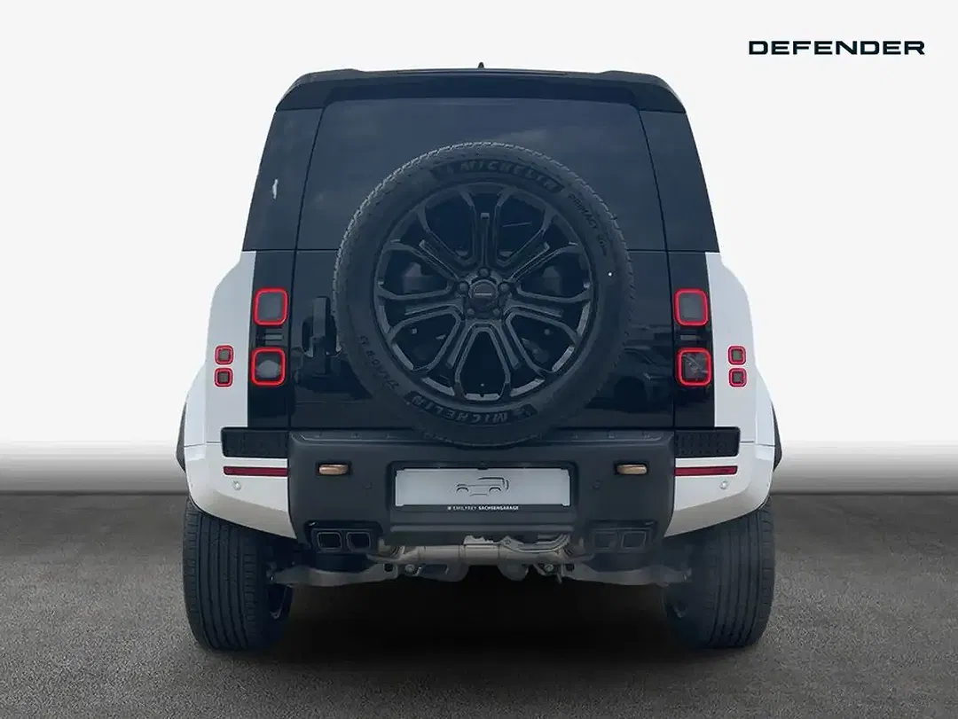Land Rover Defender OCTA 110 - Thumbnail 7