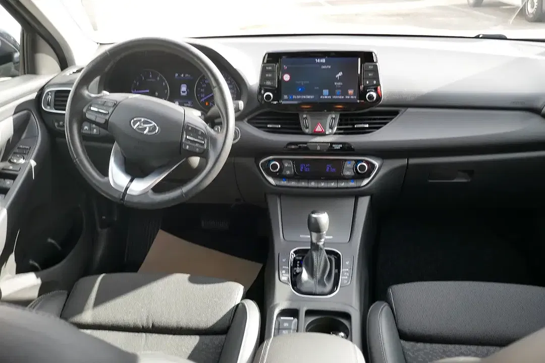 Hyundai i30 Fastback Premium - Thumbnail 9