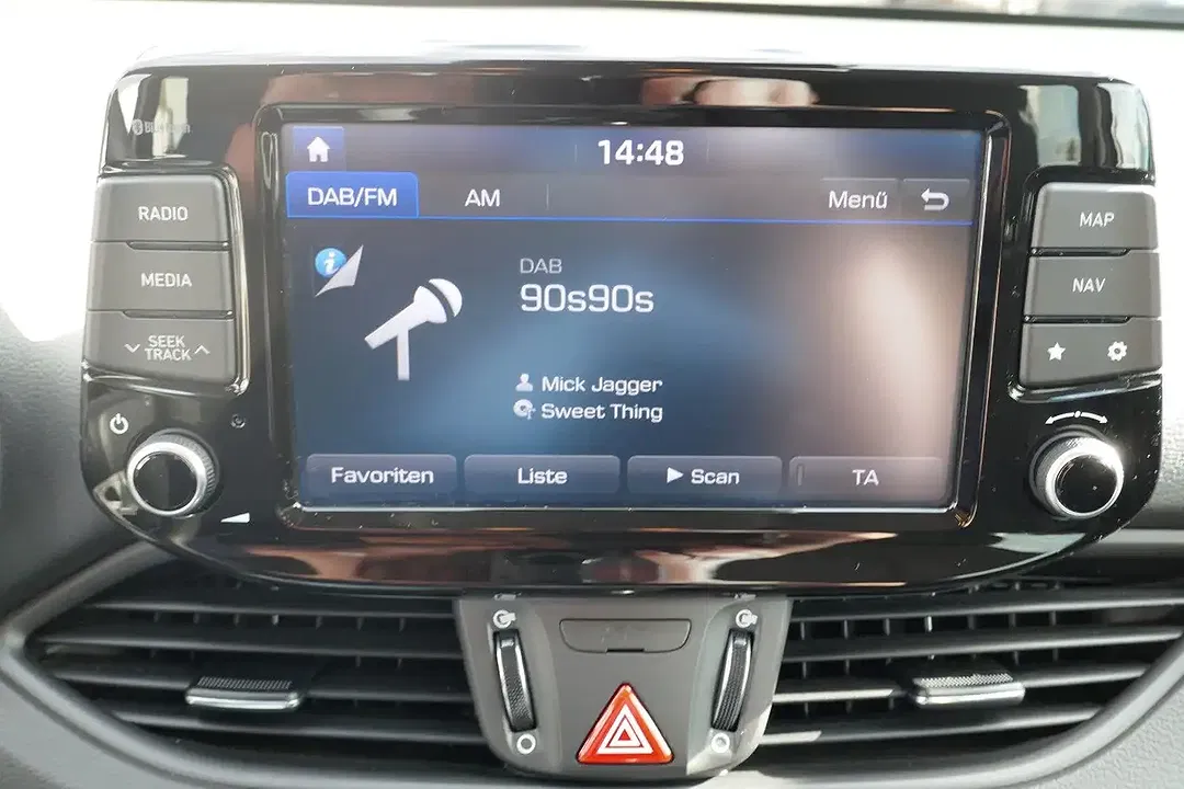 Hyundai i30 Fastback Premium - Thumbnail 10