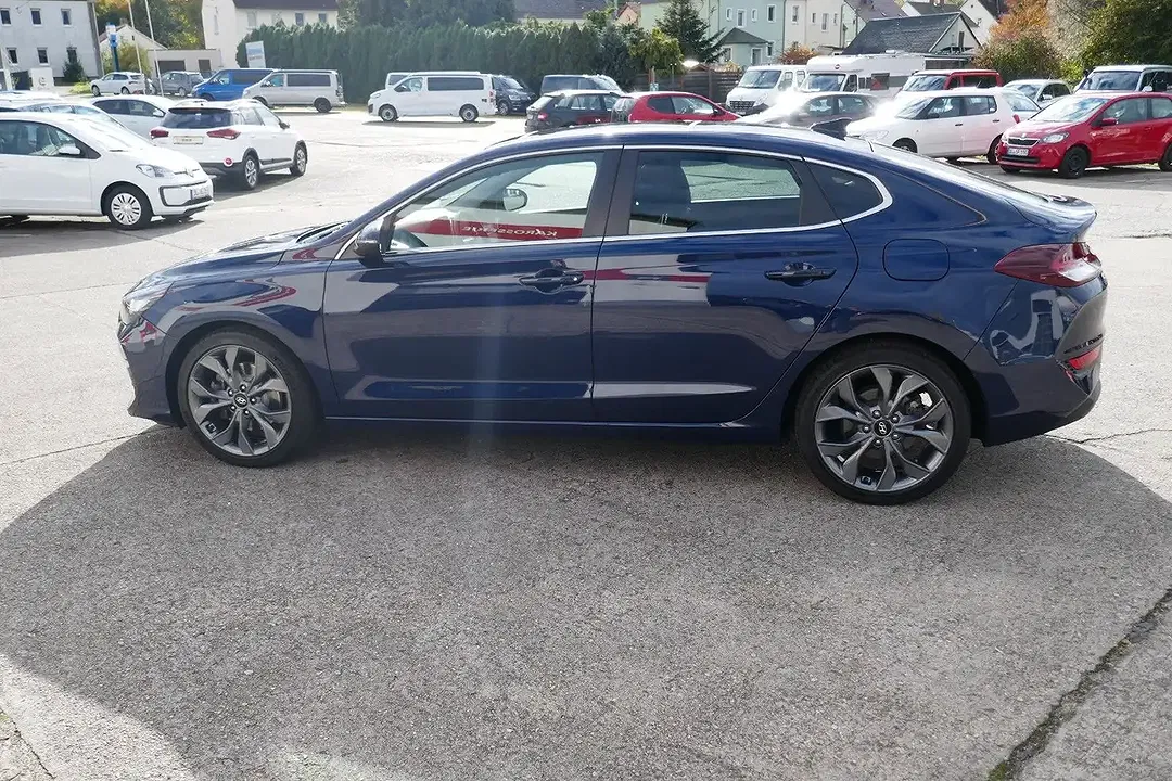 Hyundai i30 Fastback Premium - Thumbnail 4
