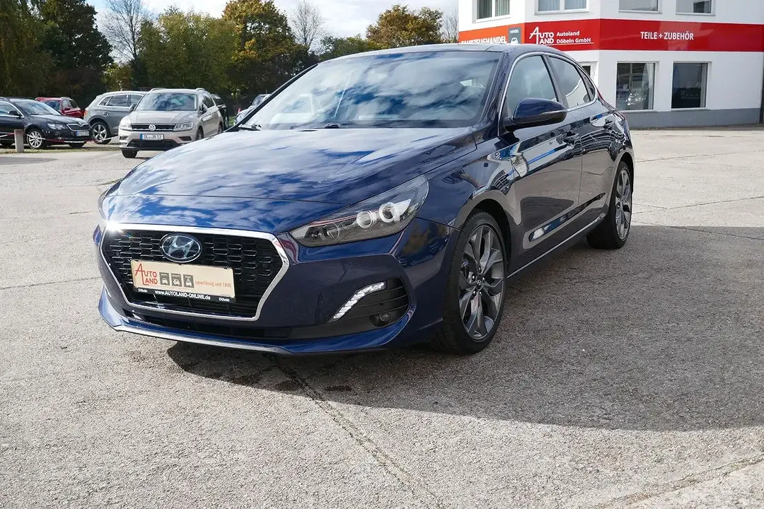Hyundai i30 Fastback Premium - Thumbnail 5