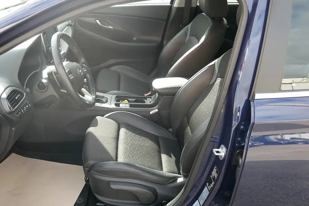 Hyundai i30 Fastback Premium - Thumbnail 6