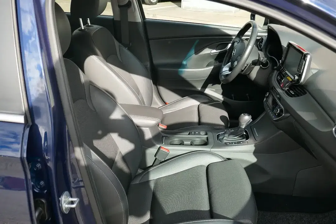 Hyundai i30 Fastback Premium - Thumbnail 7
