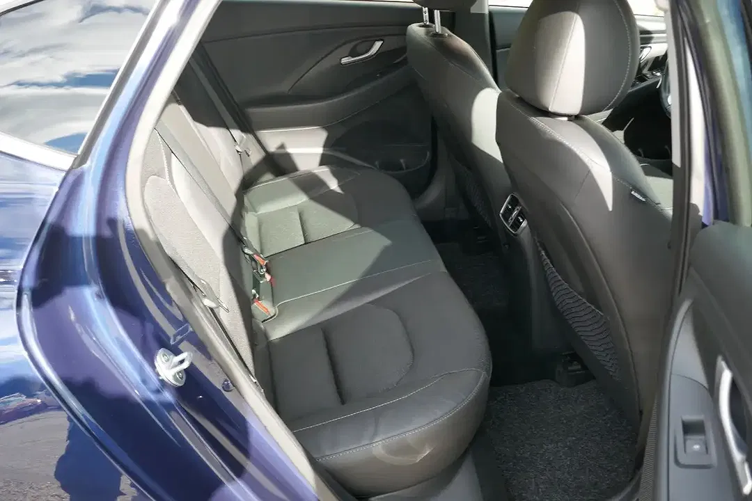 Hyundai i30 Fastback Premium - Thumbnail 8