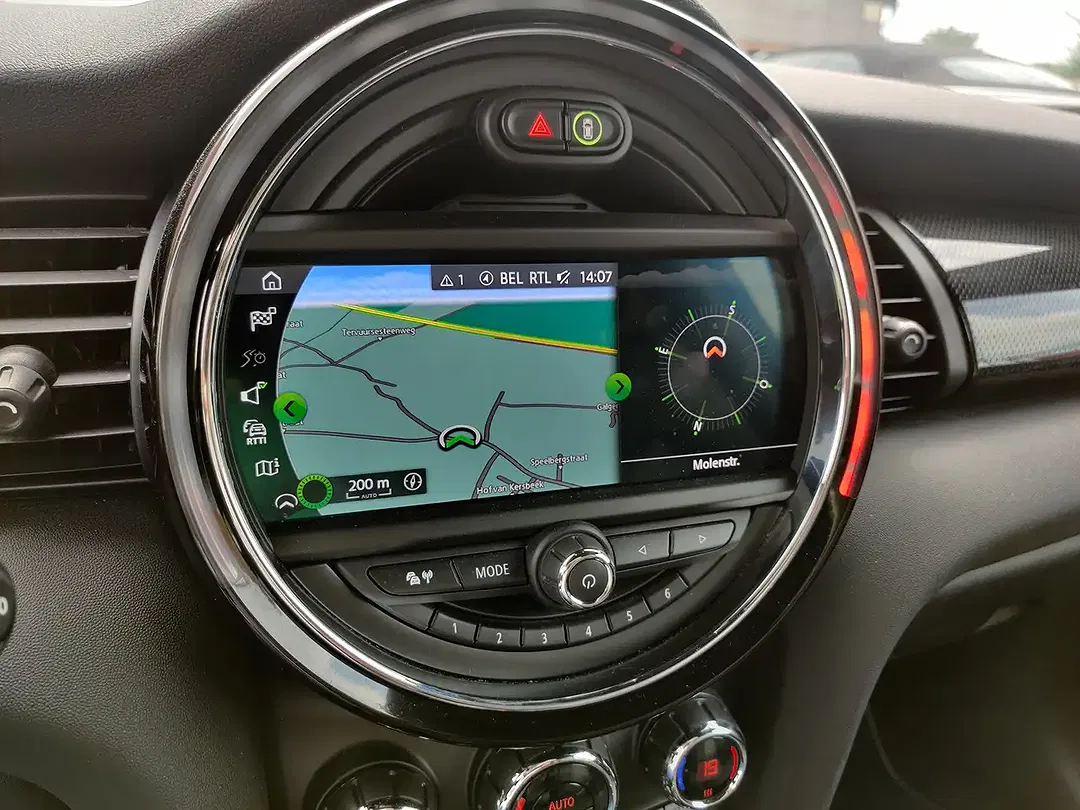 MINI Cooper SE - Thumbnail 12