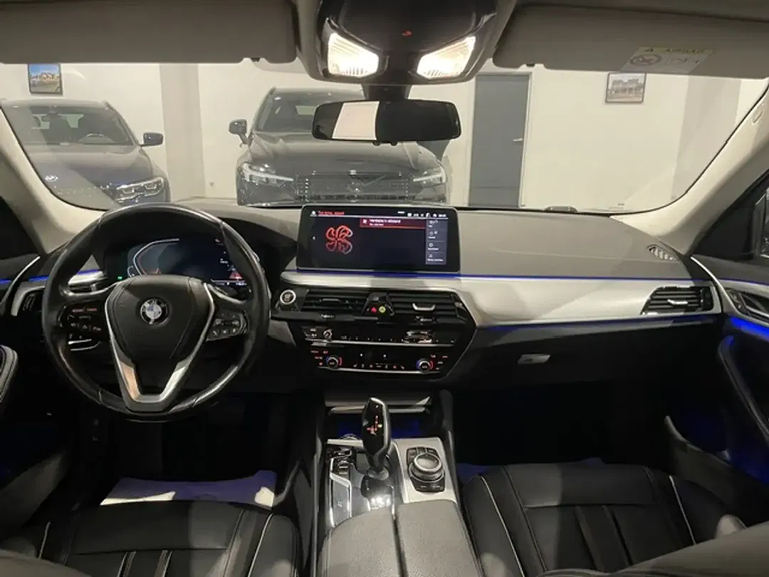 BMW 520 MHEV Touring - Thumbnail 13