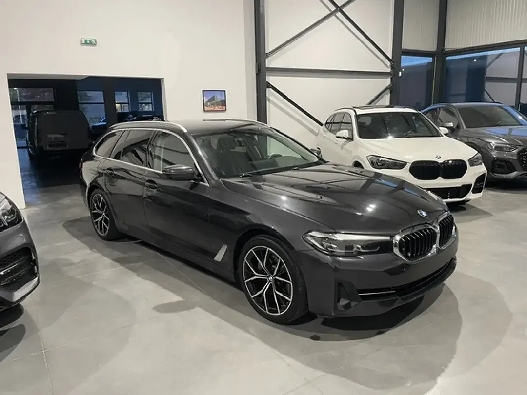 BMW 520 MHEV Touring - Thumbnail 2