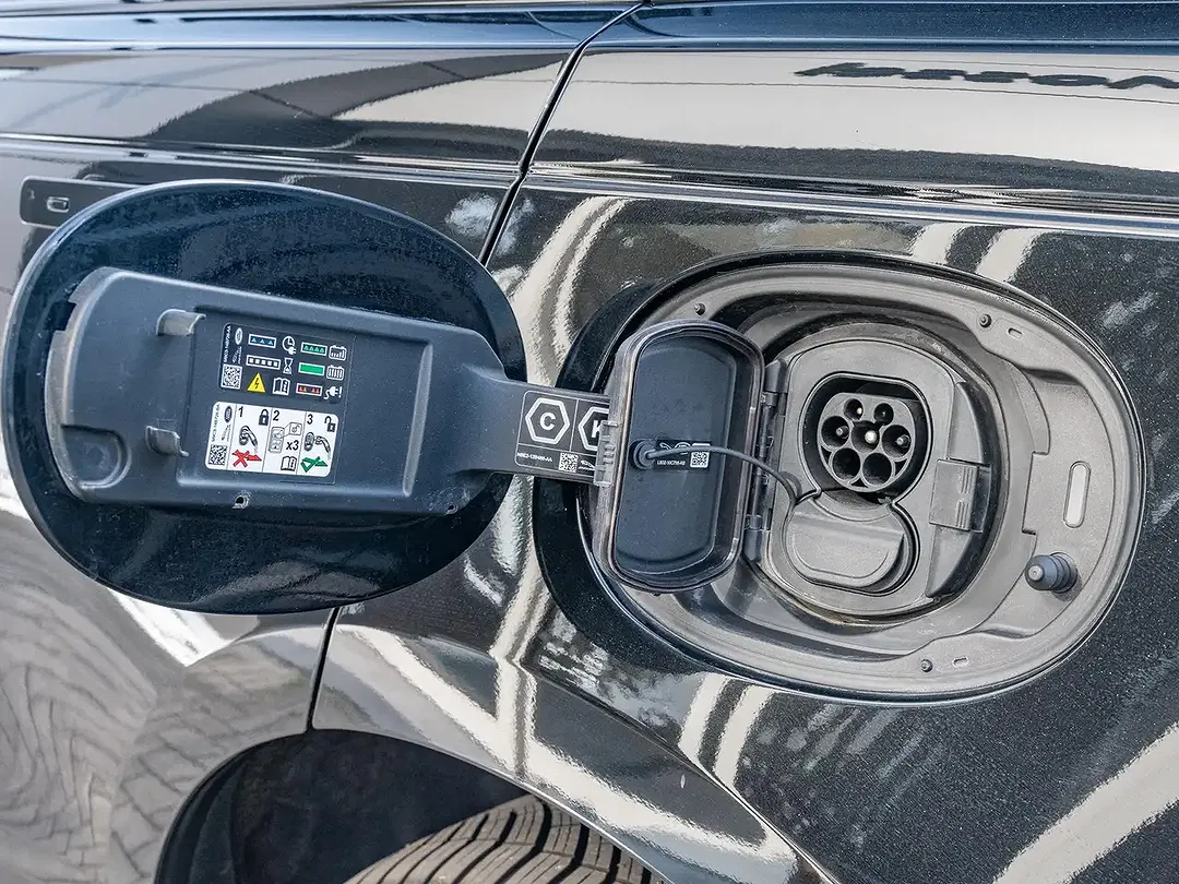 Land Rover Range Rover Velar P400e 4x4 SE - Thumbnail 11