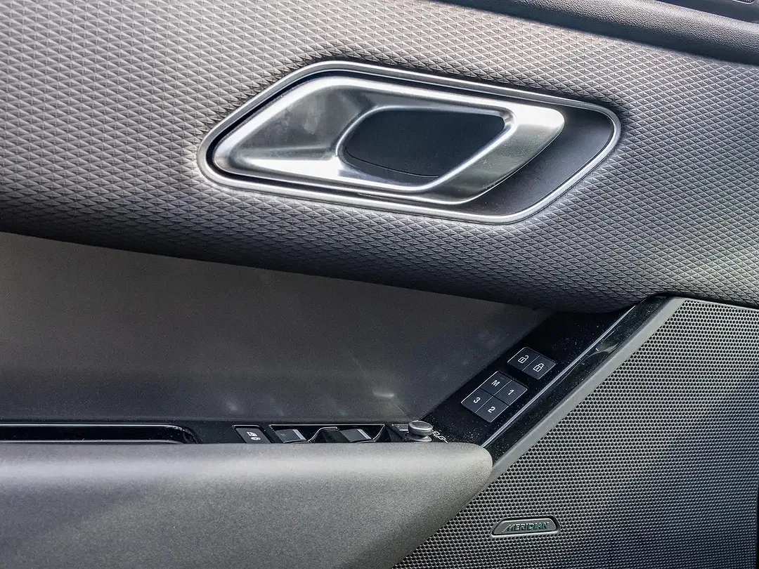 Land Rover Range Rover Velar P400e 4x4 SE - Thumbnail 14