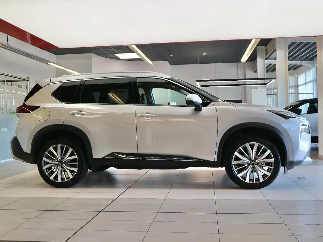 Nissan X-Trail 1.5 VC-T MHEV Tekna - Thumbnail 8