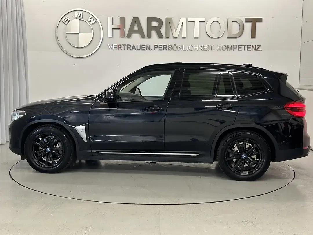 BMW iX3 - foto 2