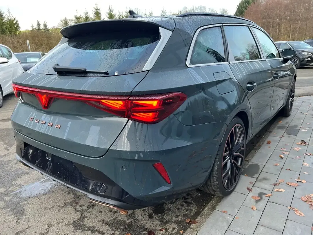CUPRA Leon PHEV Matrix LED Sportstourer VZ1 - Thumbnail 4