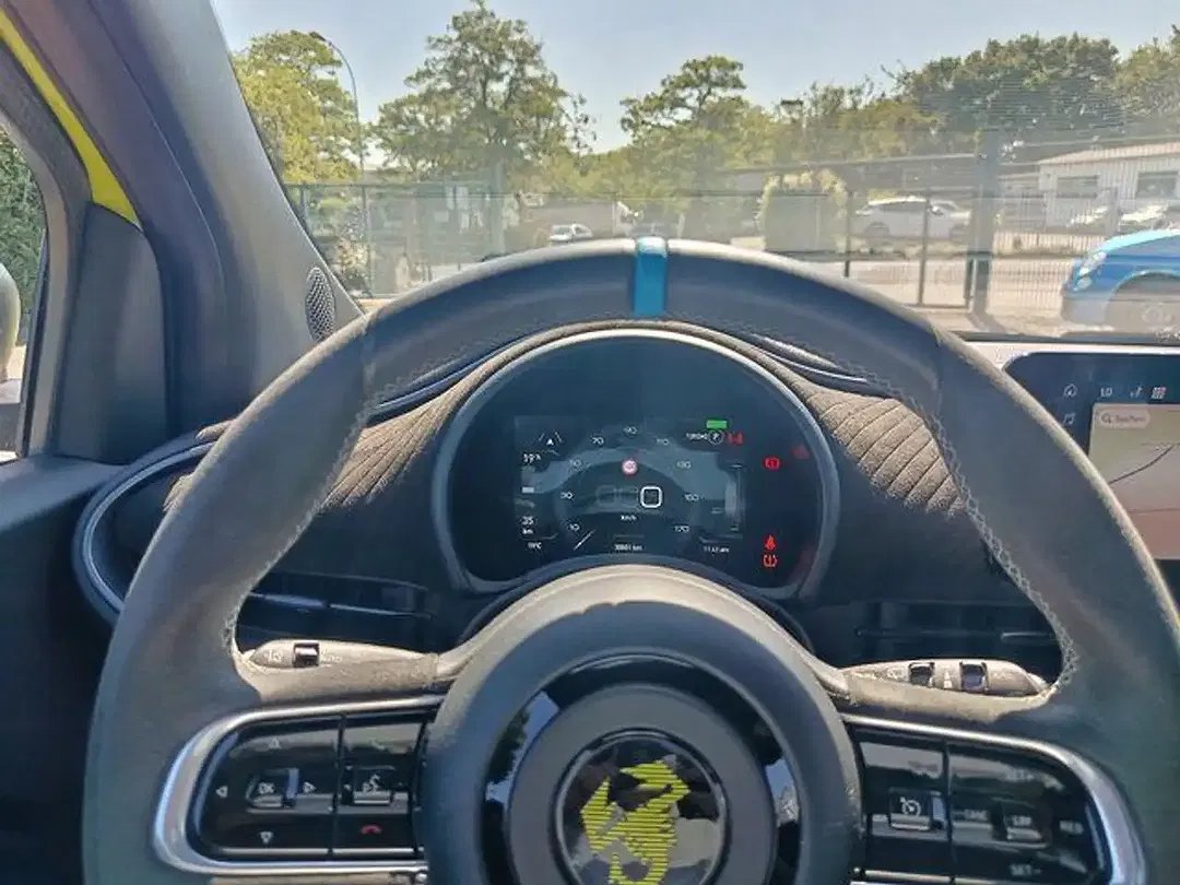 Abarth 500e Scorpionissima - Thumbnail 11
