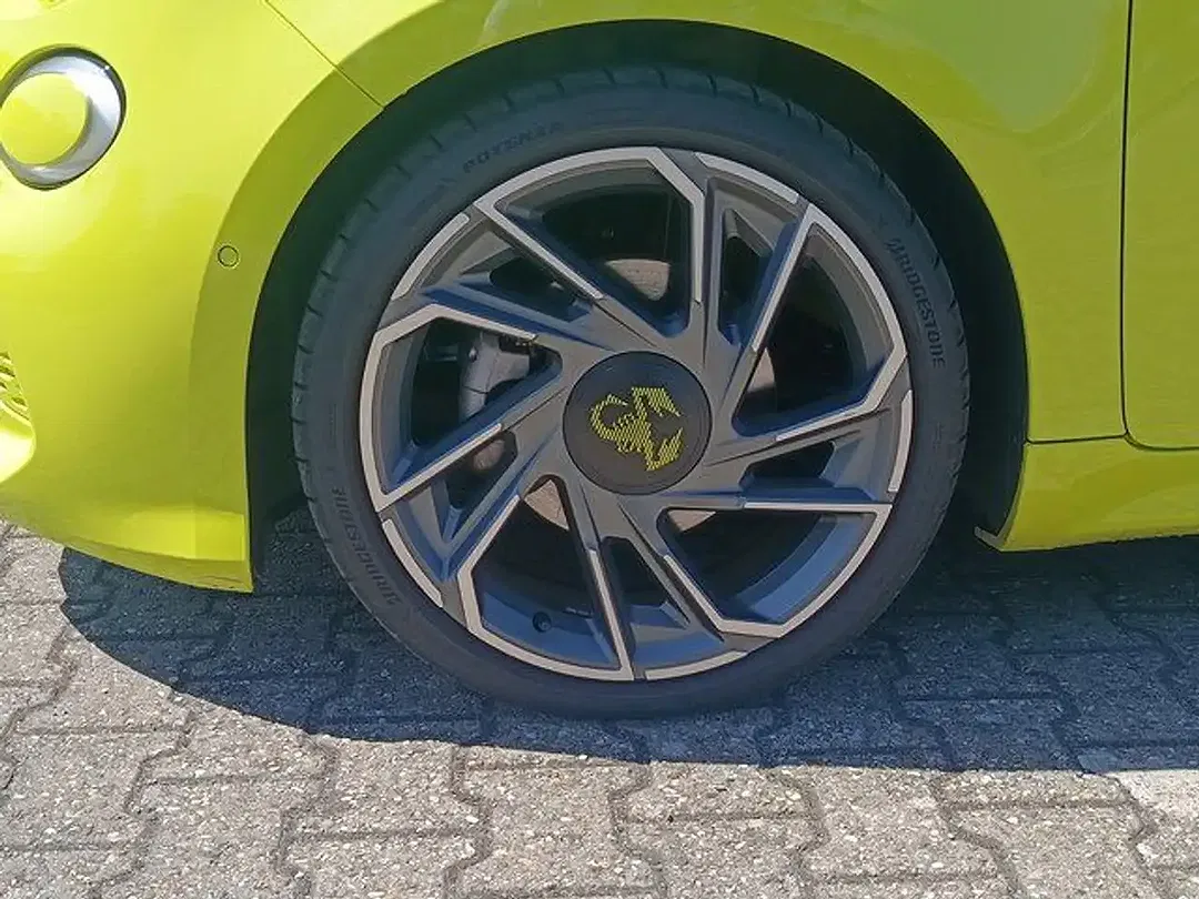 Abarth 500e Scorpionissima - foto 15