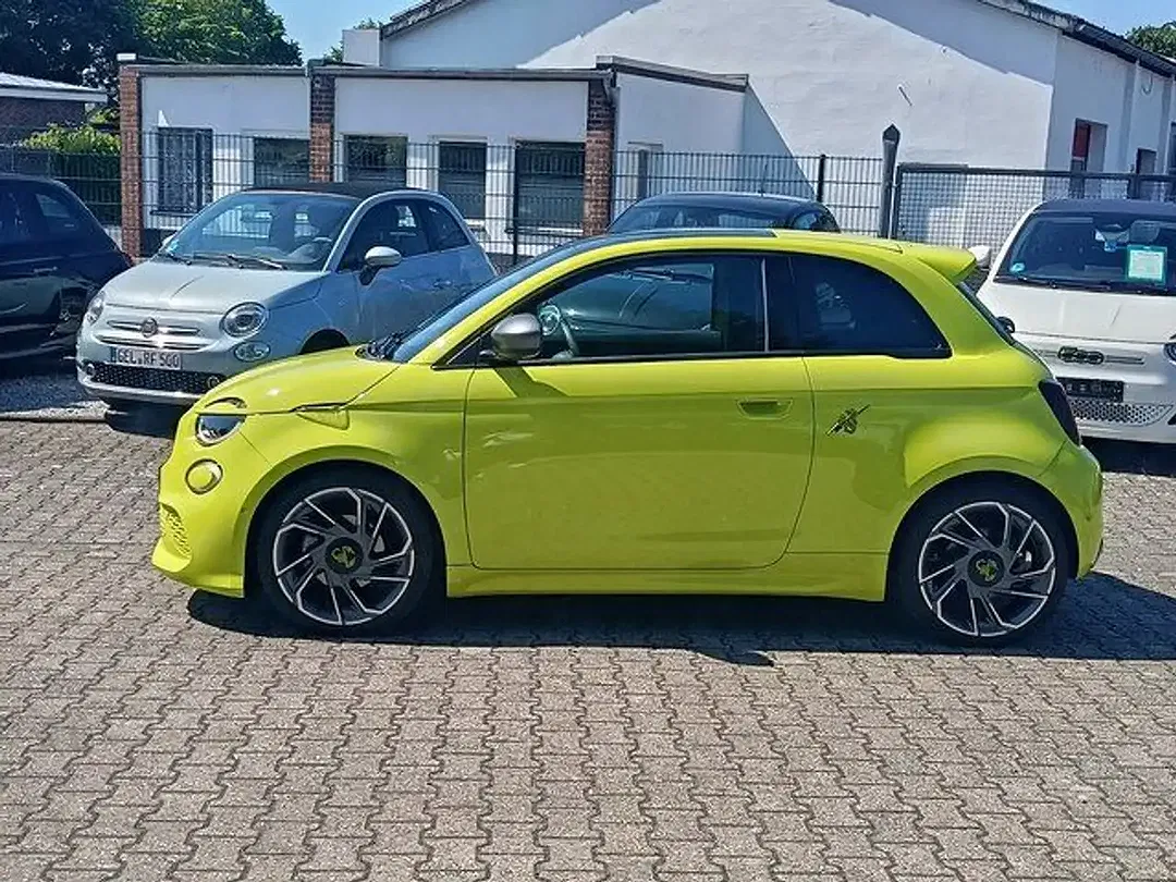 Abarth 500e Scorpionissima - Thumbnail 3