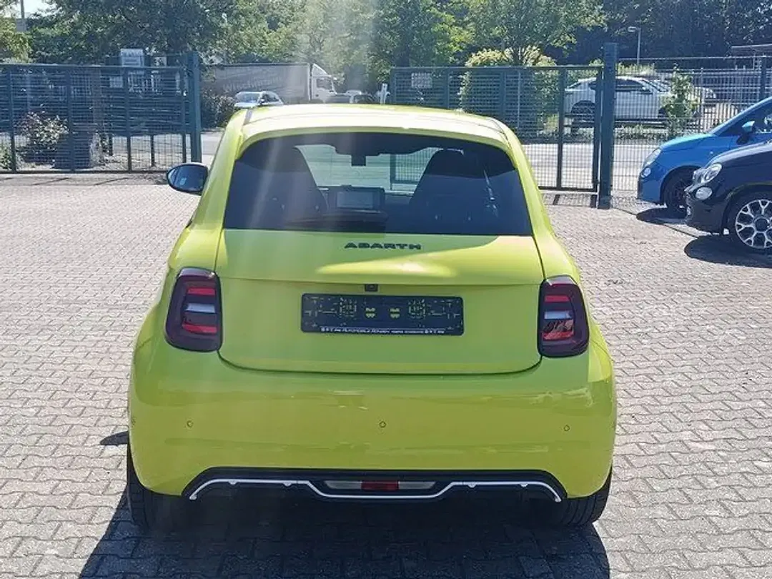 Abarth 500e Scorpionissima - Thumbnail 5