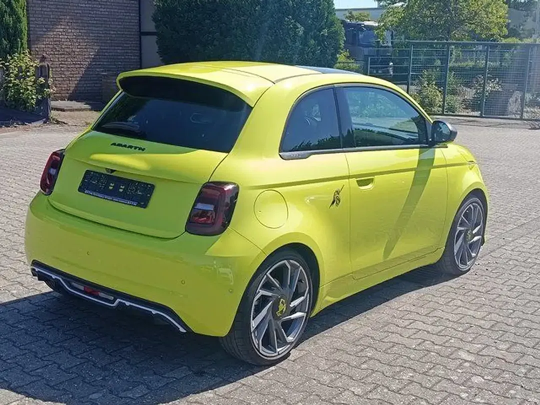 Abarth 500e Scorpionissima - Thumbnail 6