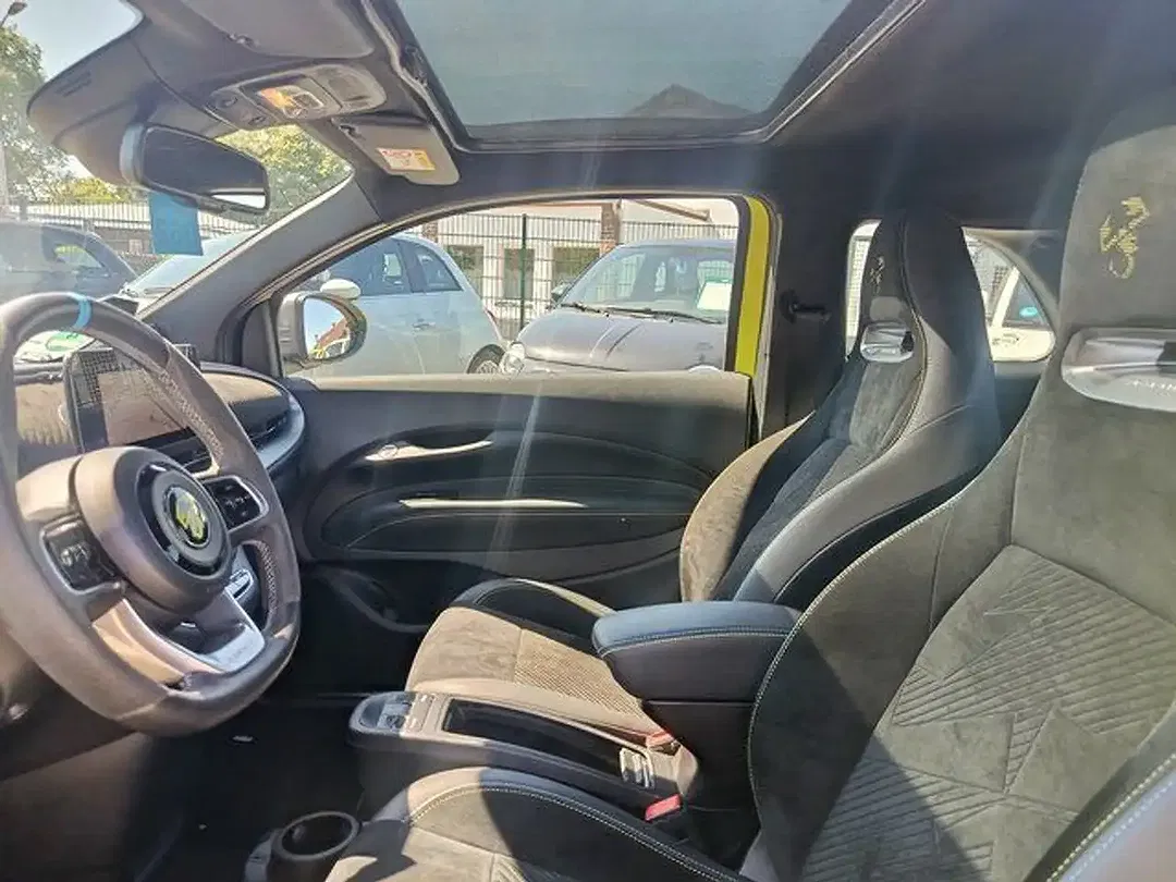 Abarth 500e Scorpionissima - Thumbnail 8
