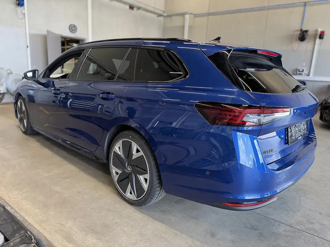 Skoda Superb 2.0 TSI Combi Sportline - Thumbnail 4