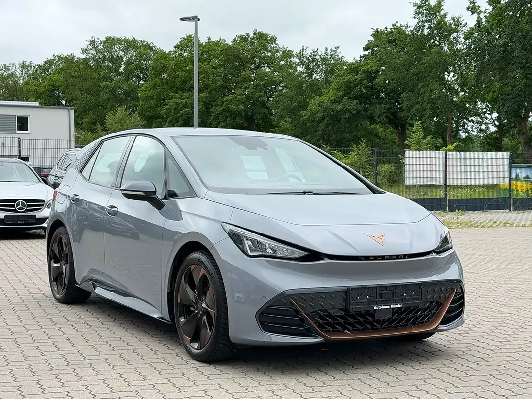 CUPRA Born - Thumbnail 2