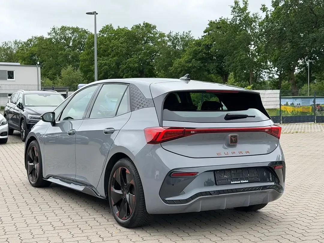 CUPRA Born - Thumbnail 4