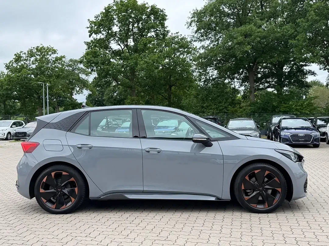 CUPRA Born - Thumbnail 6