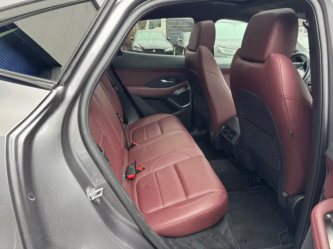 Jaguar E-Pace P300e 4x4 R-Dynamic Black - Thumbnail 13