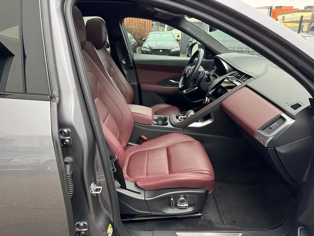 Jaguar E-Pace P300e 4x4 R-Dynamic Black - Thumbnail 14