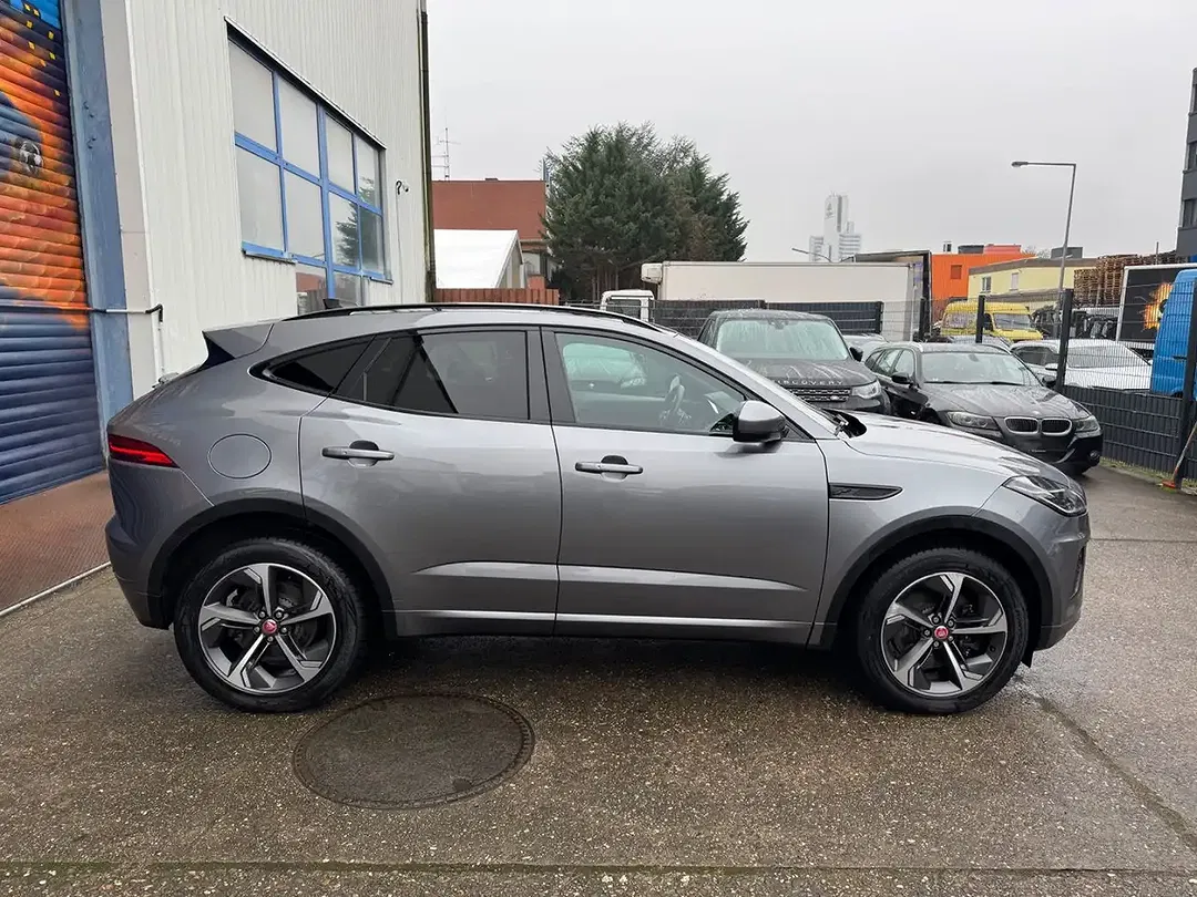 Jaguar E-Pace P300e 4x4 R-Dynamic Black - Thumbnail 4