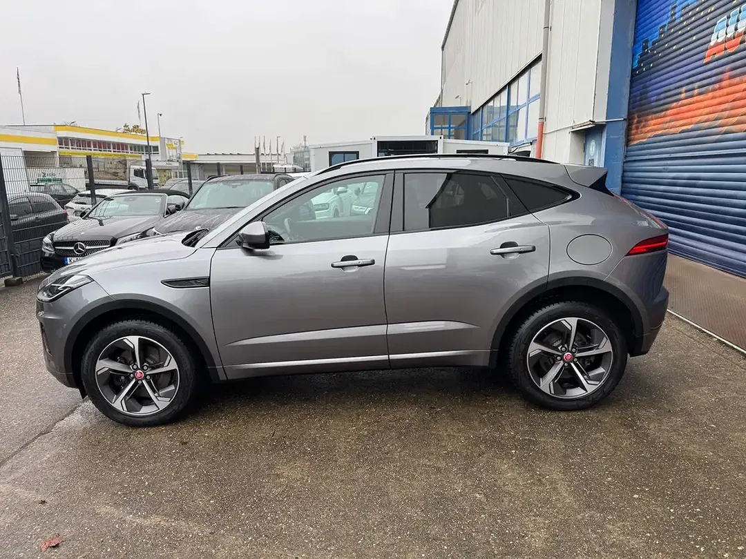 Jaguar E-Pace P300e 4x4 R-Dynamic Black - Thumbnail 8
