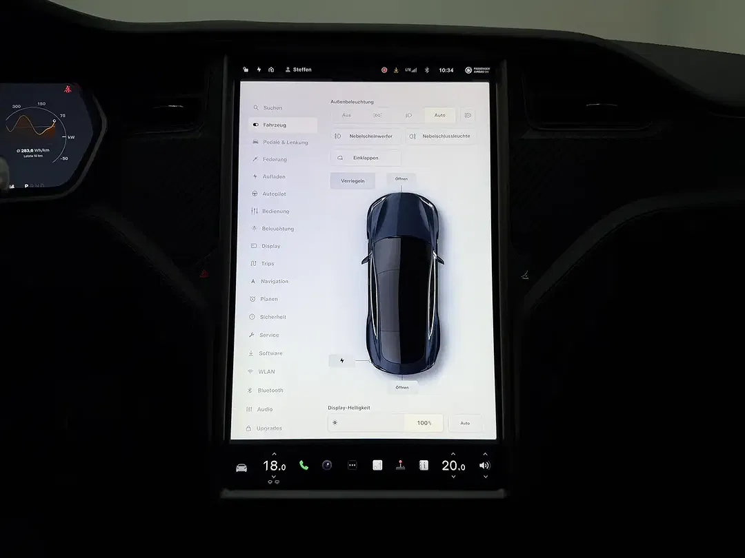Tesla Model S - Thumbnail 21