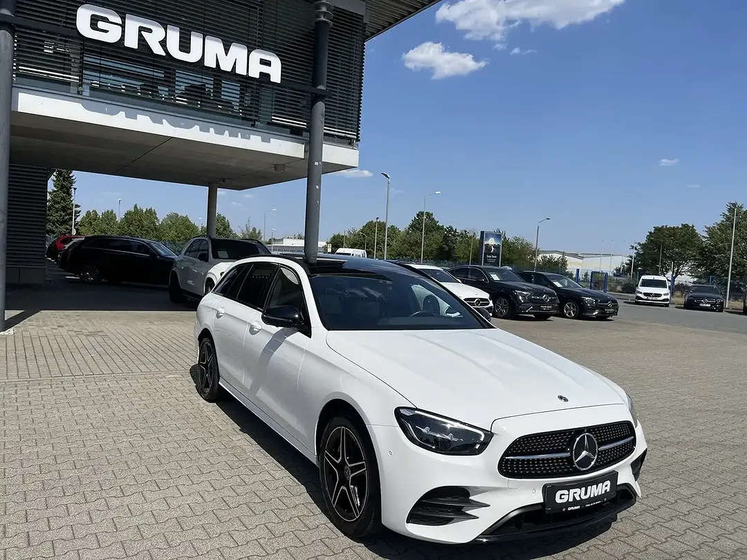 Mercedes-Benz E 300 4MATIC AMG Burmester Night - Thumbnail 3