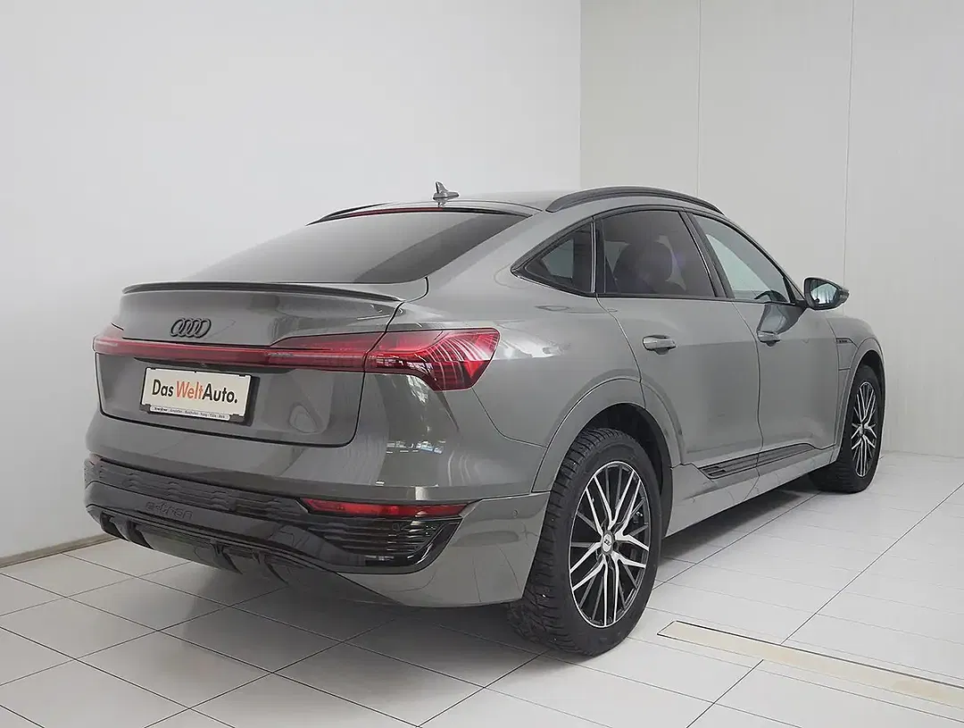 Audi Q8 55 e-tron quattro S line - Thumbnail 4