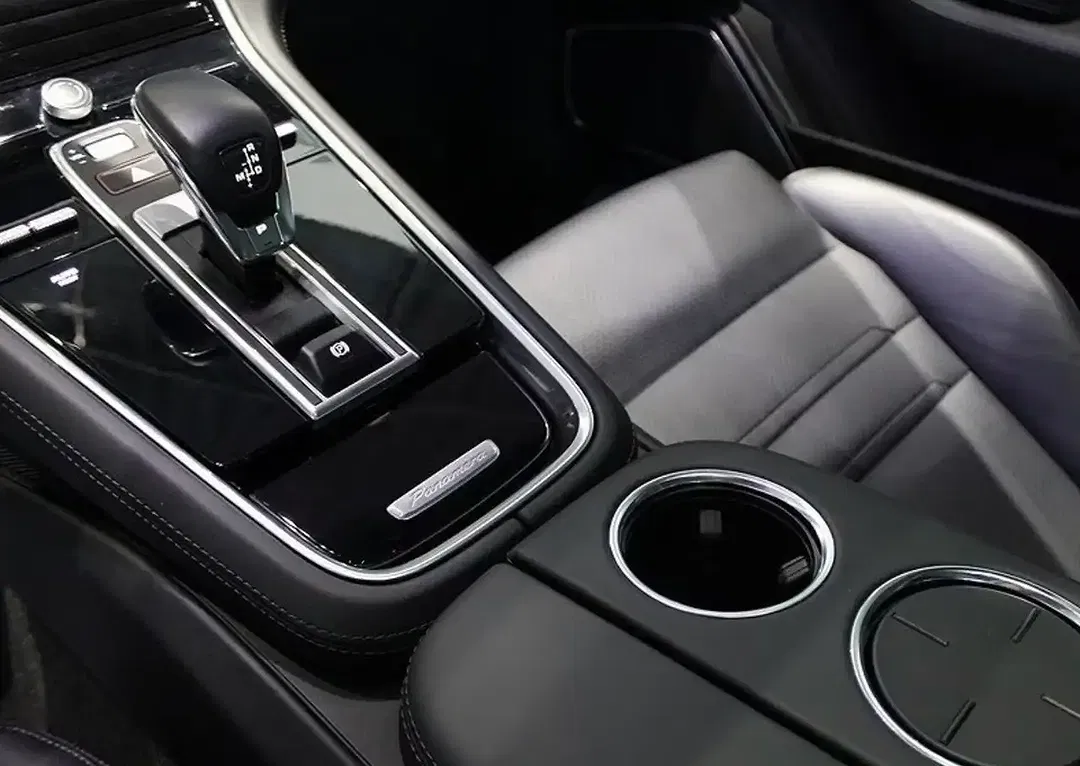 Porsche Panamera E-Hybrid 4 Sport Chrono Edition - Thumbnail 10