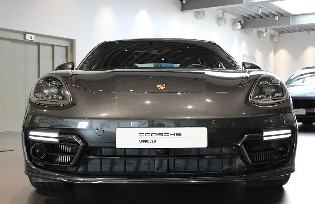 Porsche Panamera E-Hybrid 4 Sport Chrono Edition - Thumbnail 3