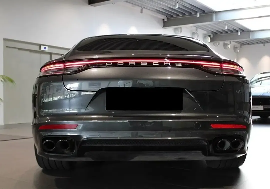 Porsche Panamera E-Hybrid 4 Sport Chrono Edition - Thumbnail 4