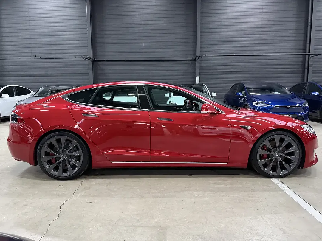 Tesla Model S Long Range Raven Active - Thumbnail 4