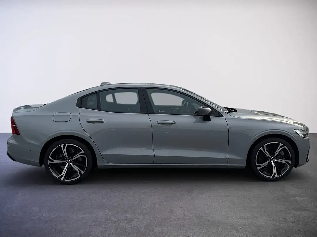 Volvo S60 B5 MHEV AUT AWD Ultimate Dark - Thumbnail 3
