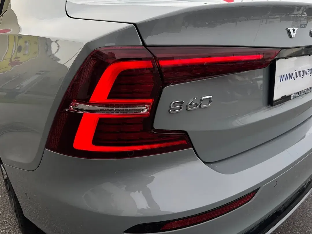 Volvo S60 B5 MHEV AUT AWD Ultimate Dark - Thumbnail 9