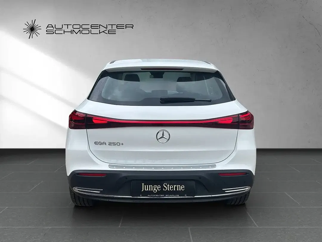 Mercedes-Benz EQA 250 - Thumbnail 4