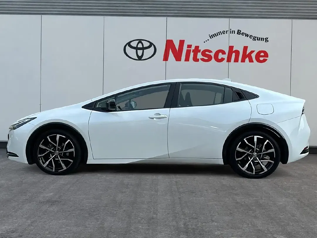Toyota Prius PHEV Executive - foto 2